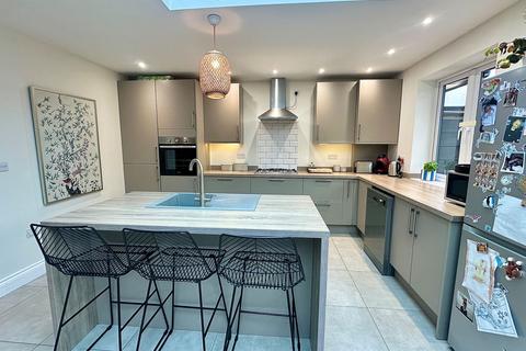 24 Barons Way, Northampton, NN2 8HP