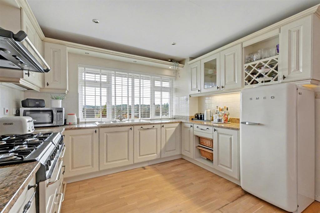 Kitchen 3.jpeg