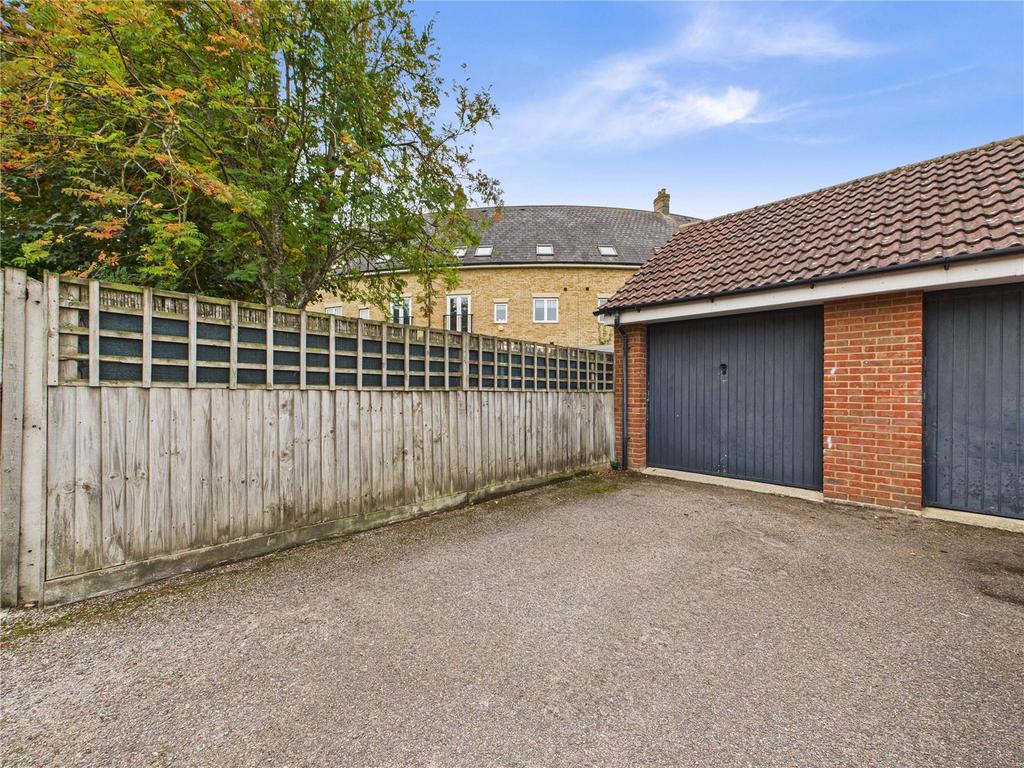 Garage & Parking