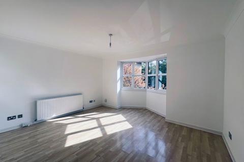 1 bedroom apartment for sale, Halley Gardens, London SE13