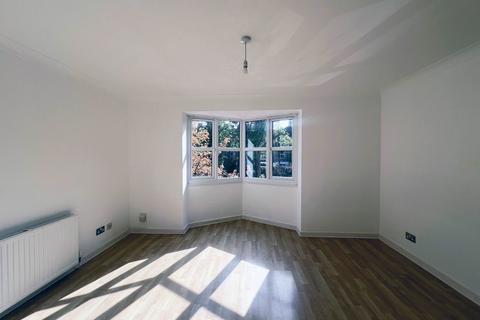 1 bedroom apartment for sale, Halley Gardens, London SE13