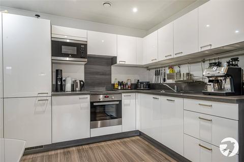 3 bedroom flat for sale, Adenmore Road, Catford, London, SE6