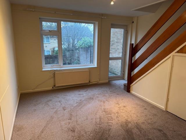 Sitting/dining room