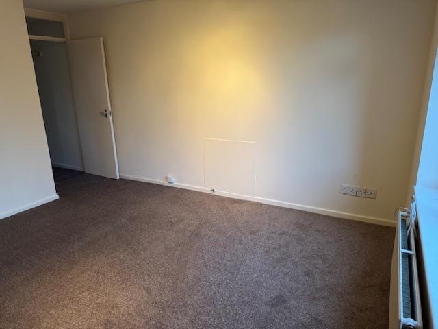 Sitting/dining room