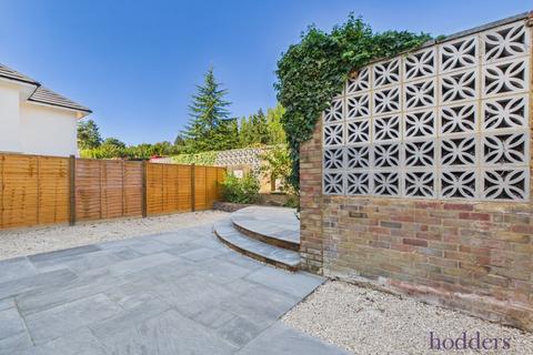 undefined, F2, Holloway Hill, Lyne, Chertsey, Surrey, KT16