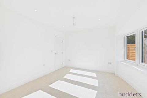 undefined, F5, Holloway Hill, Lyne, Chertsey, Surrey, KT16