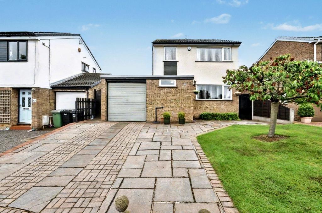 Pembroke Rise, Kippax, Leeds, West... 3 bed detached house - £285,000