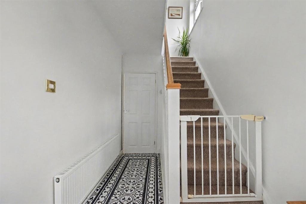 Entrance Hall 1.jpeg