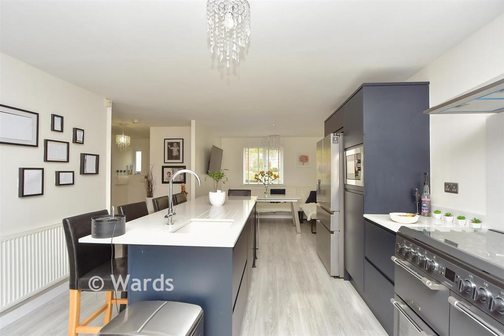 Kitchen/Dining Area