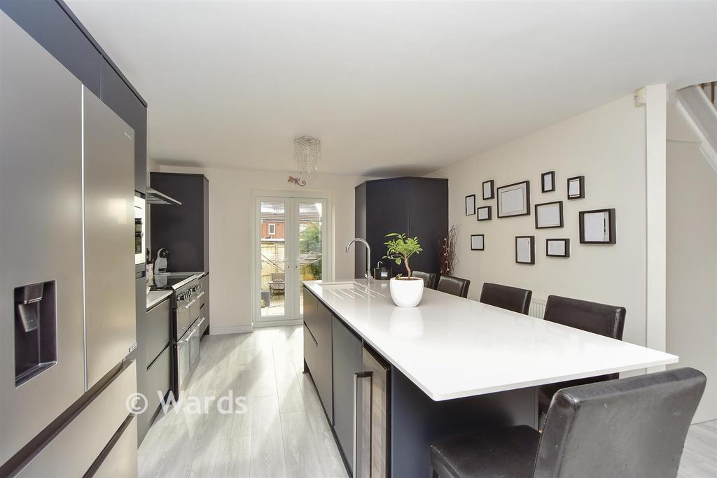 Kitchen/Dining Area