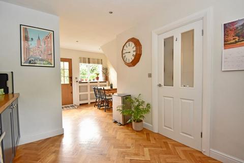 4 Goring Road, Woodcote, Reading, RG8 0QG