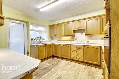 4 bedroom detached house for sale, Point Clear Road, Clacton-On-Sea