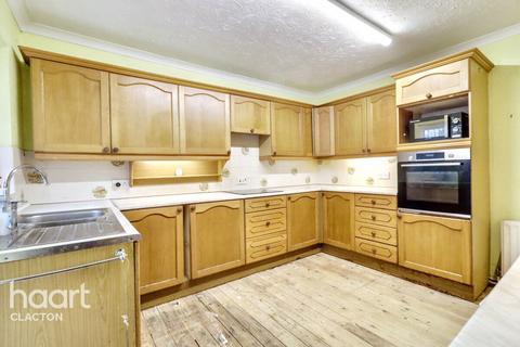 4 bedroom detached house for sale, Point Clear Road, Clacton-On-Sea