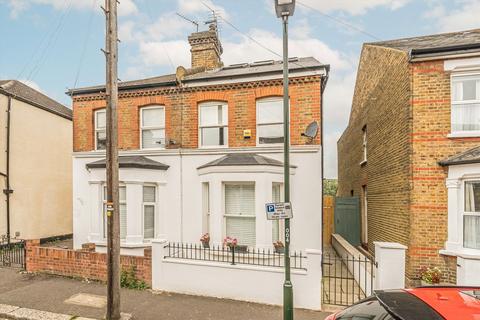 Newry Road, St Margarets TW1