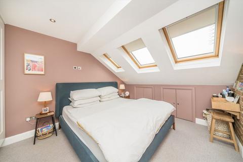 undefined, Newry Road, St Margarets TW1