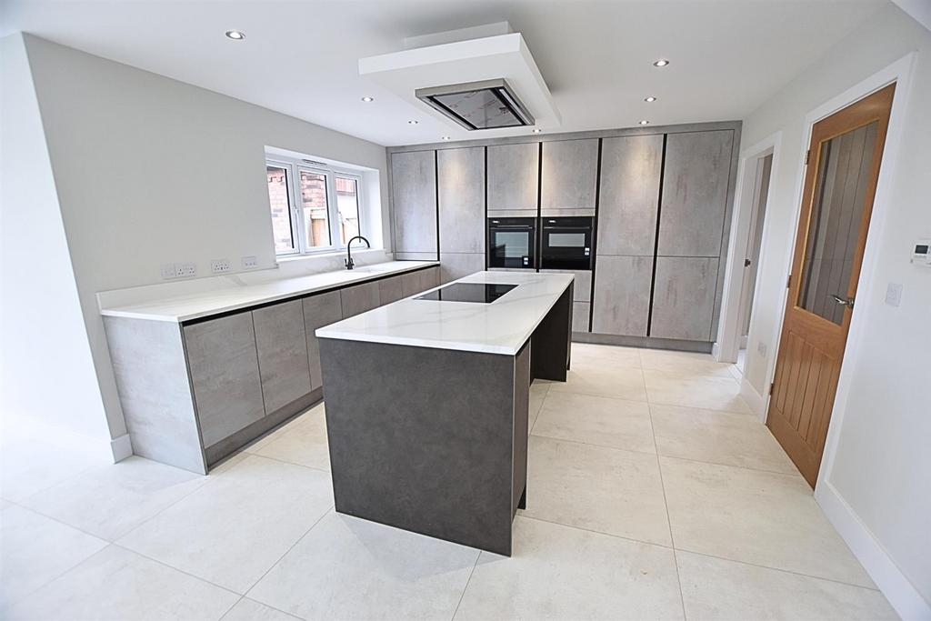 Living dining day kitchen