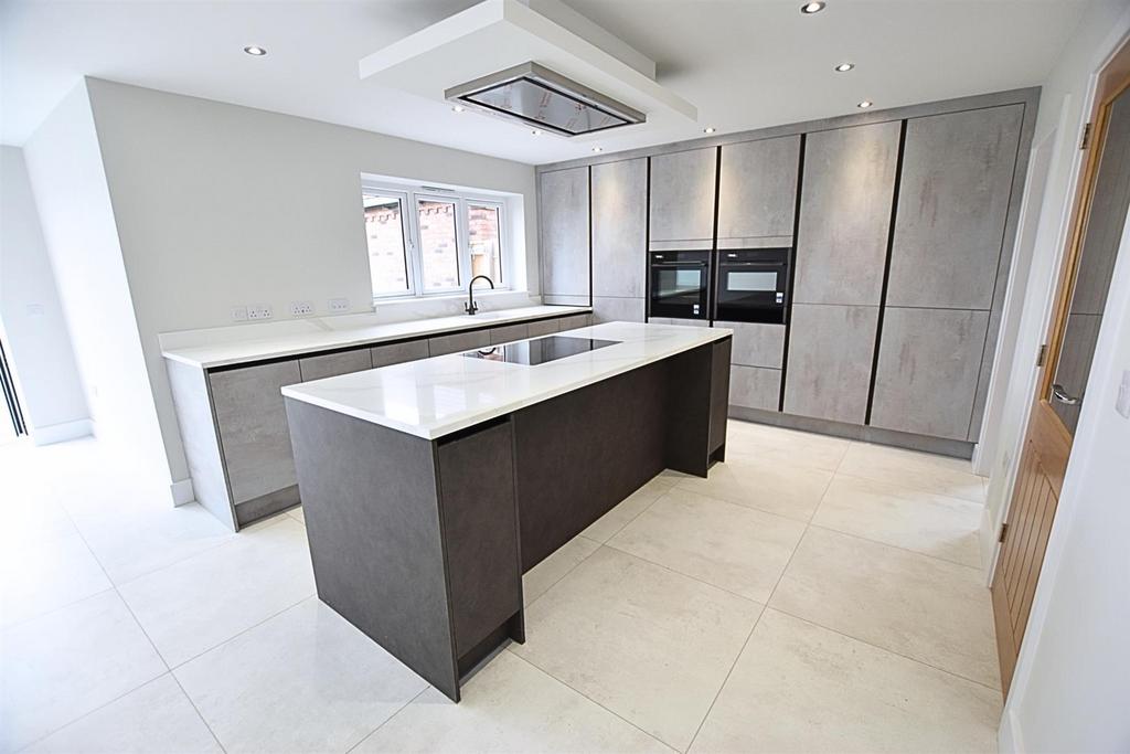 Living dining day kitchen