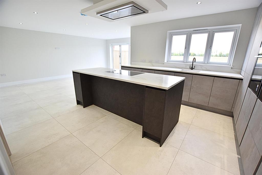Living dining day kitchen
