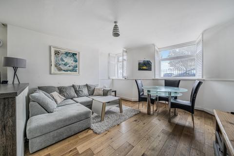 2 bedroom flat for sale, Clarence Parade, Hampshire PO5
