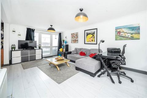 2 bedroom flat for sale, Candle Street, London E1