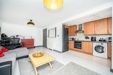 2 bedroom flat for sale, Candle Street, London E1