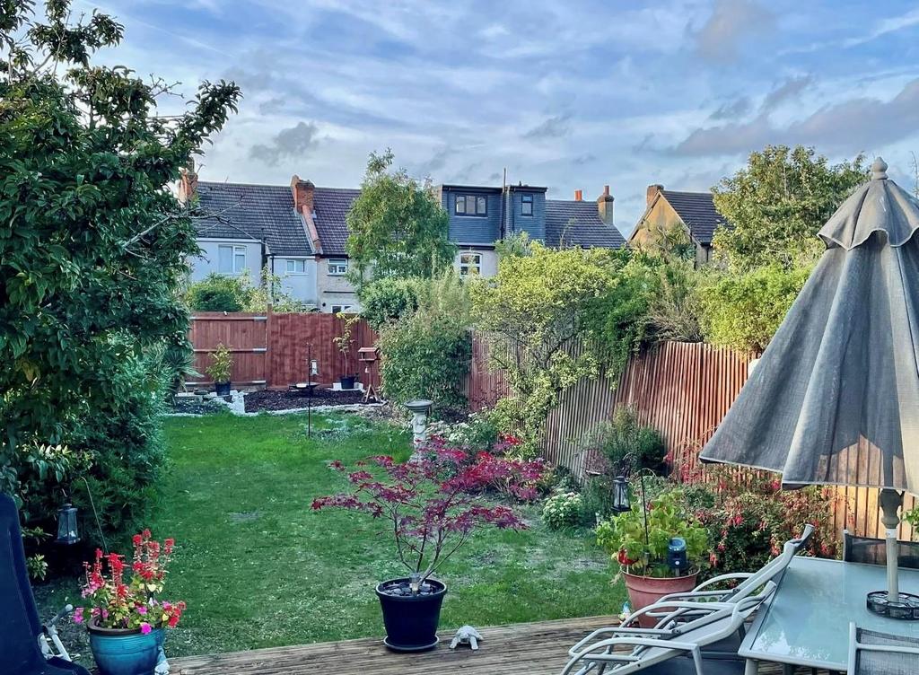 Garden b.jpg