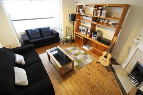 Meanwood Road, Meanwood, Leeds, LS6 4AW