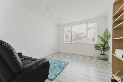 undefined, Perryman Way, Slough SL2