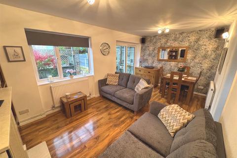 5 Churnet Close, Cheddleton, Leek, ST13 7JN
