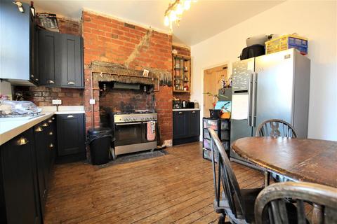 4 bedroom terraced house to rent, Monkbridge Drive, Meanwood, Leeds, LS6 4HU