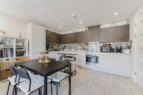 2 bedroom flat for sale, Stoke Road, Slough SL2