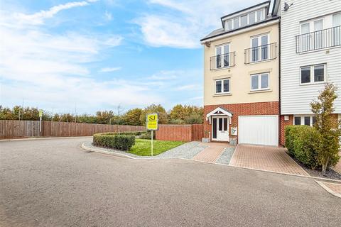 undefined, Remembrance Avenue, Burnham-On-Crouch