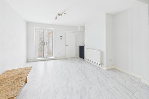 122 Millbrook Street, Gloucester, GL1 4BS