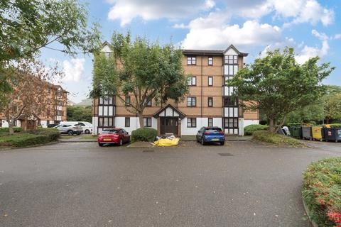1 bedroom flat for sale, Frobisher Road, Erith, DA8