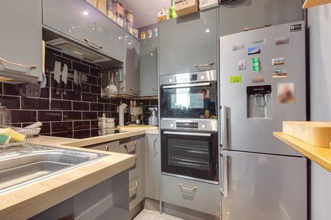 1 bedroom flat for sale, Frobisher Road, Erith, DA8