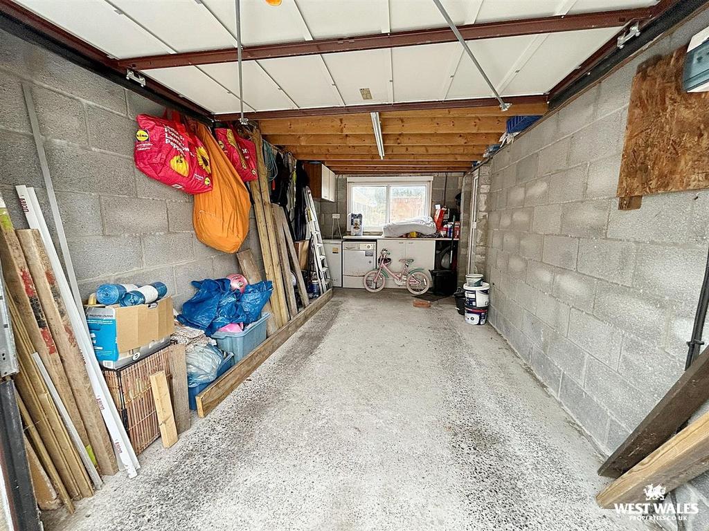 Whats App Image 2025-10-06 at 12.22.33 (2).jpg