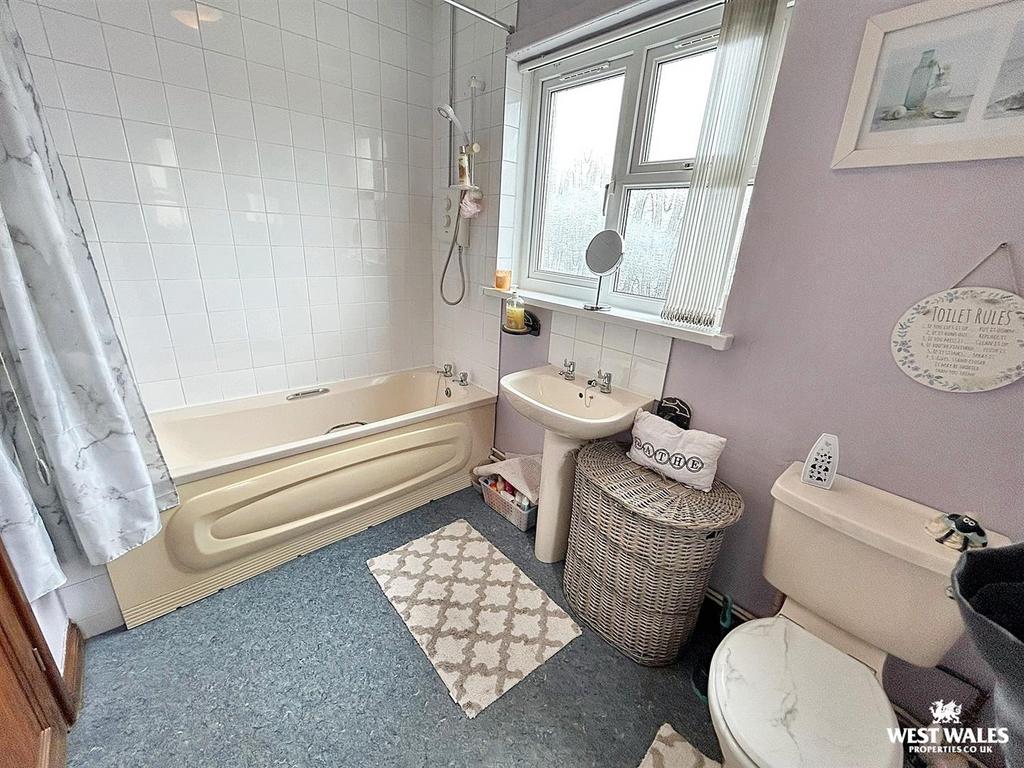 Whats App Image 2025-10-06 at 12.22.32 (4).jpg