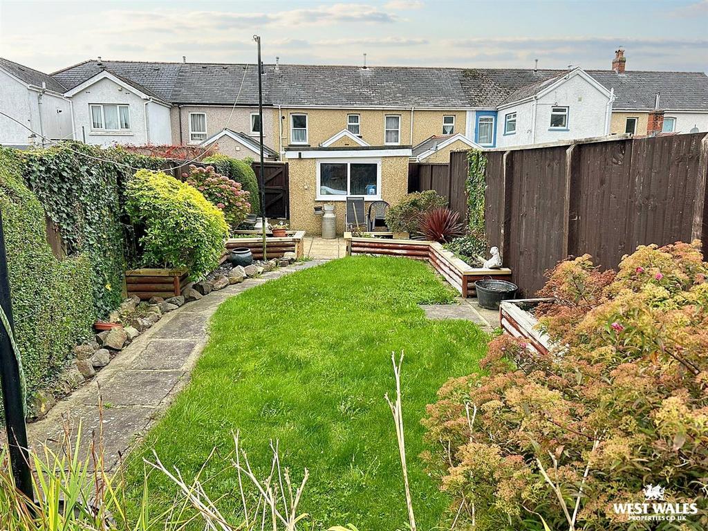 Whats App Image 2025-10-06 at 12.22.33 (3).jpg