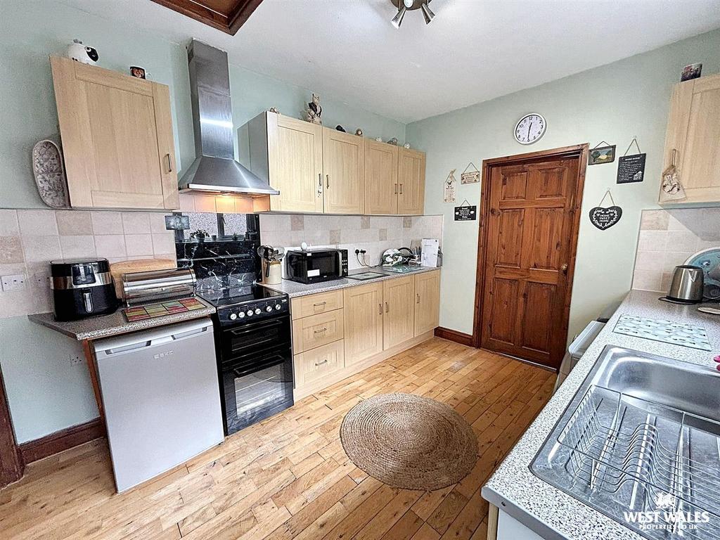 Whats App Image 2025-10-06 at 12.22.32 (2).jpg