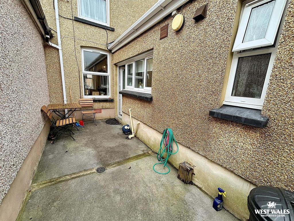 Whats App Image 2025-10-06 at 12.22.33 (1).jpg