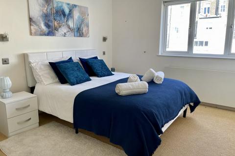 2 bedroom flat to rent, Gloucester Terrace London W2