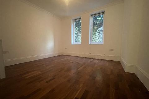 1 bedroom flat to rent, Hempstead Road, Watford