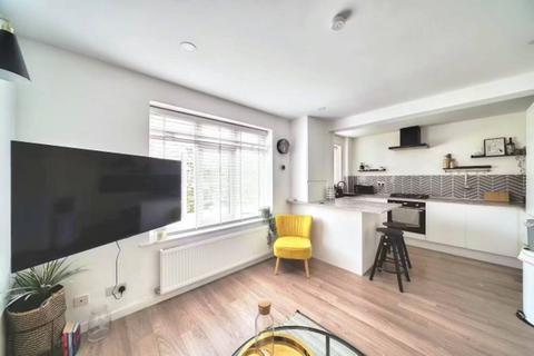 1 bedroom flat for sale, Ashdown Way, Tooting Bec, London, SW17