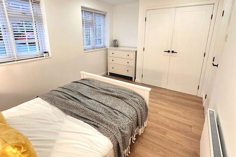 1 bedroom flat for sale, Ashdown Way, Tooting Bec, London, SW17