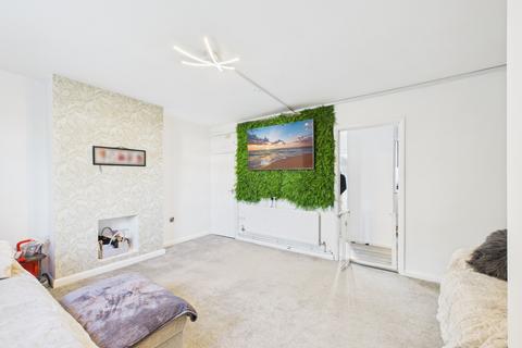 undefined, Leighton Buzzard LU7