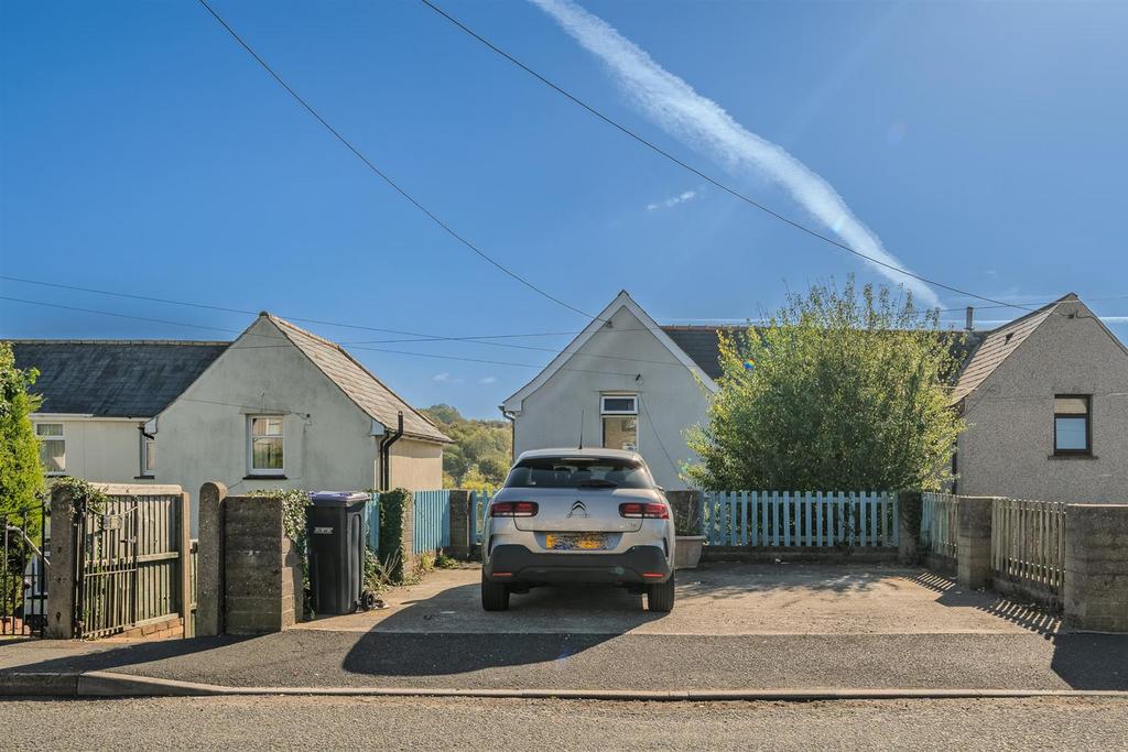 122 Blaendare Road-31.jpg