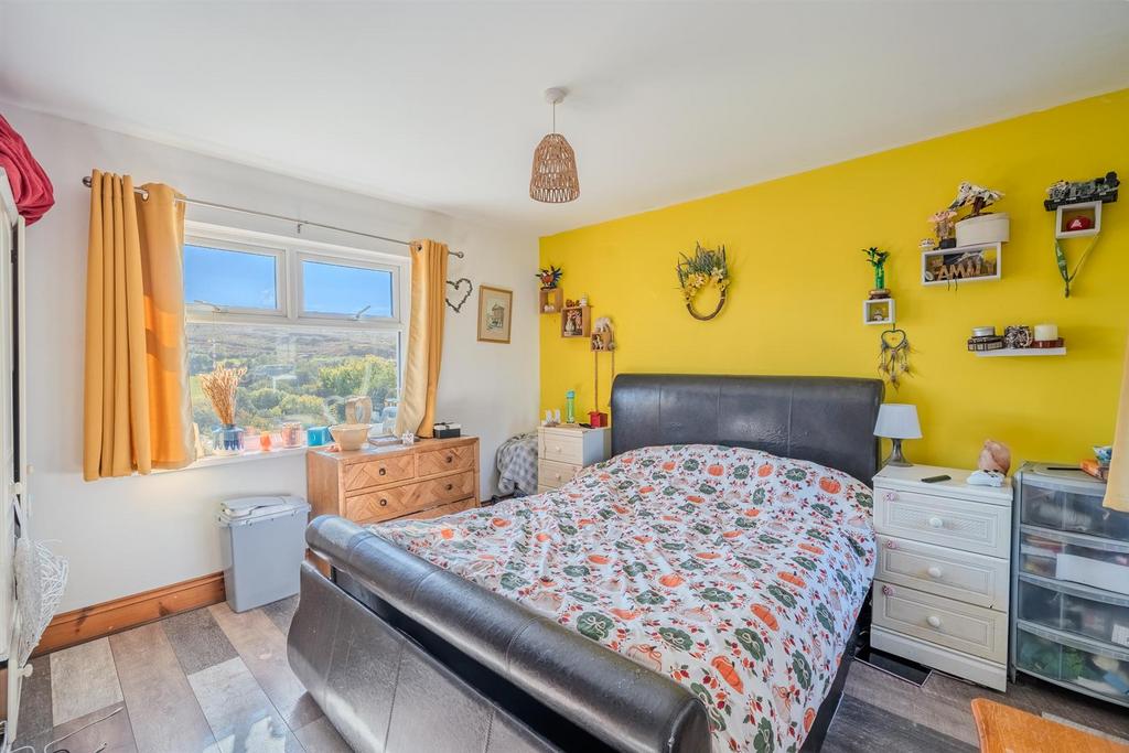 122 Blaendare Road-10.jpg