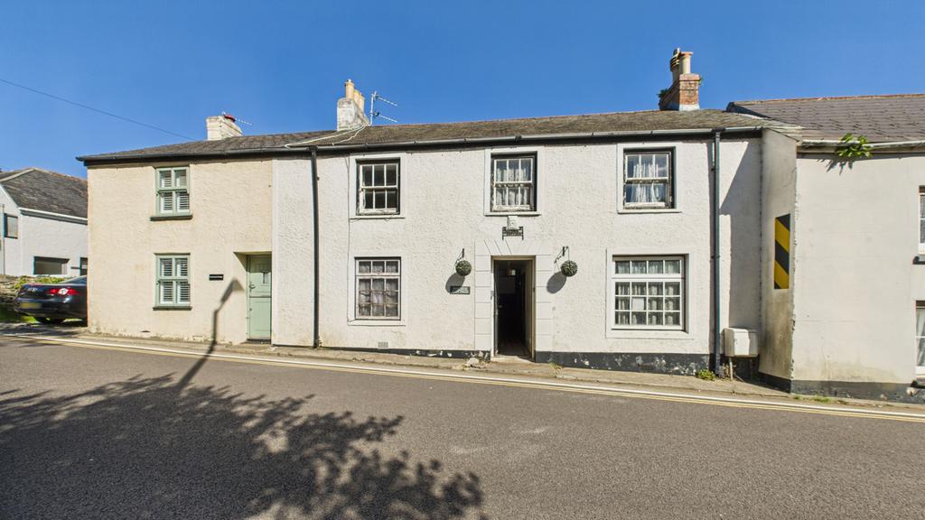 4 Bedroom Mid Terraced House for Sale