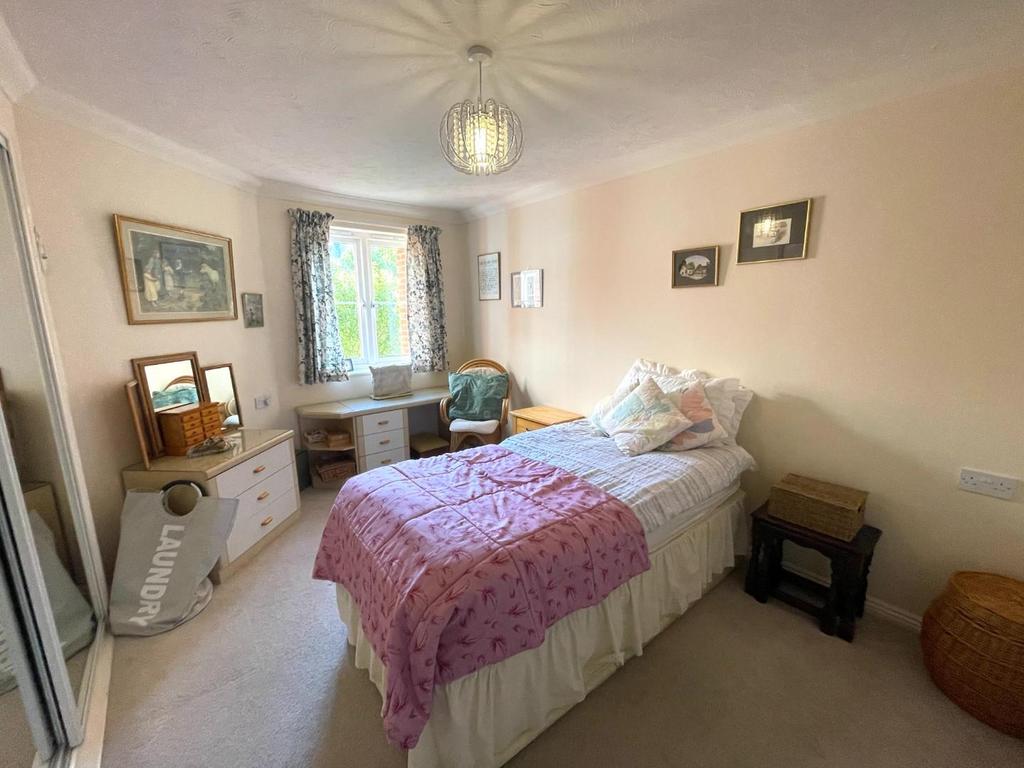 Bedroom.JPG