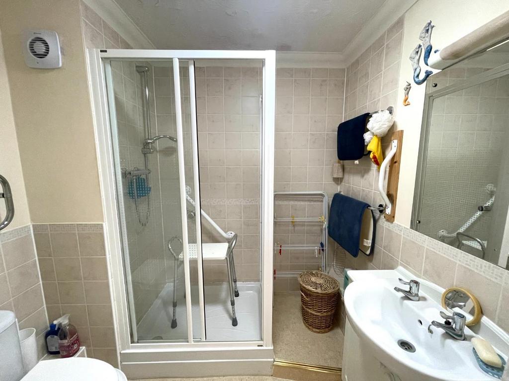 Shower Room.JPG